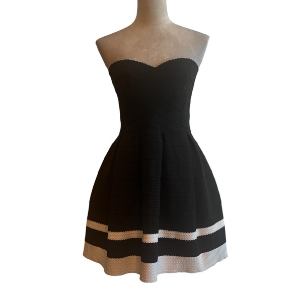 Sans Souci Black Strapless Fit N Flare Mini Dress Medium Party Cocktail Wedding - Picture 2 of 8